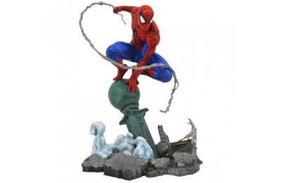 Diamond Select Marvel Gallery PVC Statue - Spider-Man On Lampost UK Sale