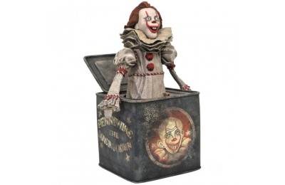 Diamond Select Movie Gallery PVC Figure - Pennywise In The Box UK Sale