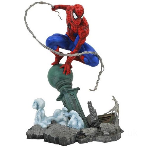 Diamond Select Marvel Gallery PVC Statue - Spider-Man On Lampost UK Sale
